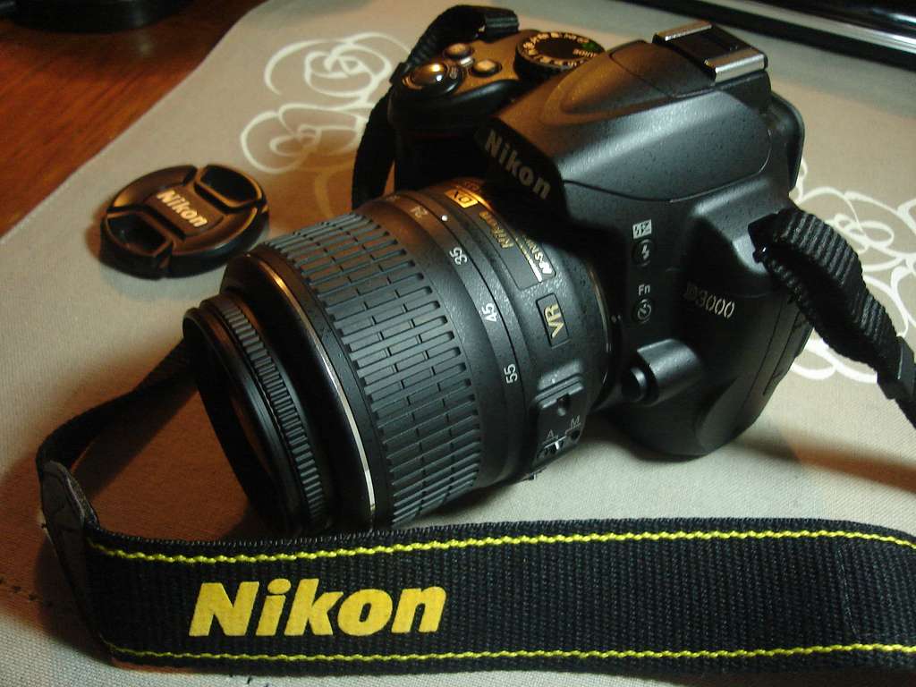 Огляд Nikon D3000. [Розумна] дзеркальна фотокамера для новачків і бувалих