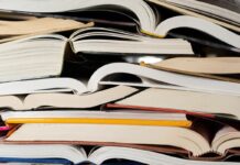 Hororový román stažen kvůli podezření z použití textu generovaného umělou inteligencí