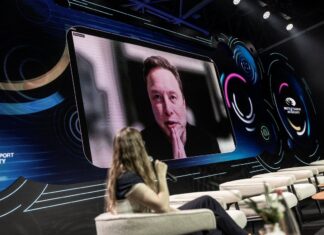 Musk veut que les États-Unis soient sur la route en robotaxis, au diable la sécurité