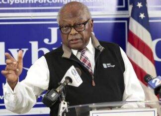 Przywódca większości spikera Izby Reprezentantów Jim Clyburn wyjaśnia, dlaczego nie chce zrezygnować w wieku 86 lat